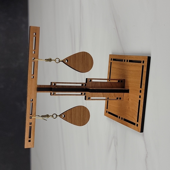 Cherry wood tear drop mountain earrings - Picture 2 of 3